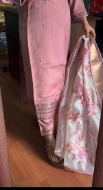   ◼️ভারী এবং পেটানো এমব্রয়ডারি করা থ্রী পিস - Image 9