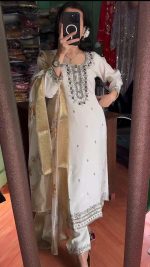   ◼️ভারী এবং পেটানো এমব্রয়ডারি করা থ্রী পিস - Image 7